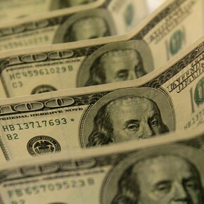 Veja como o sobe e desce do dólar afeta a vida das pessoas Veja como o sobe e desce do dólar afeta a vida das pessoas