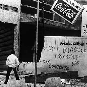 Há 40 anos, o início do ano que não terminou