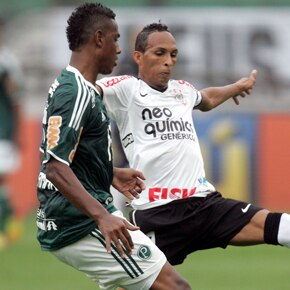 Corinthians é pentacampeão brasileiro em 2011 Corinthians é pentacampeão brasileiro em 2011