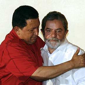 Chávez em baixa, Lula em alta Chávez em baixa, Lula em alta