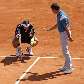 Fernando Gonzalez questiona a marcação do árbitro em Roland Garros Fernando Gonzalez questiona a marcação do árbitro em Roland Garros