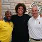 Varejão é surpreendido pelo técnico do Cavs com a camisa da seleção Varejão é surpreendido pelo técnico do Cavs com a camisa da seleção