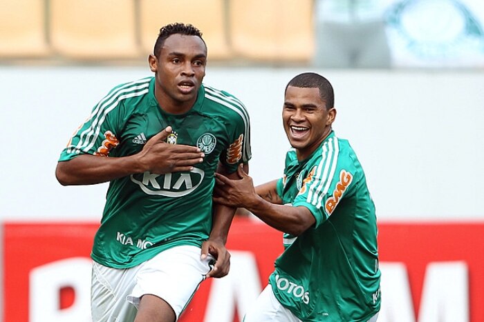 Obina brilha e Palmeiras bate Náutico em Barueri
