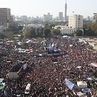 Internacional - Na Praça Tahrir, egípcios protestam contra governo militar e comemoram um ano sem Hosni Mubarak - Foto: Márcia Camargos/Divulgação