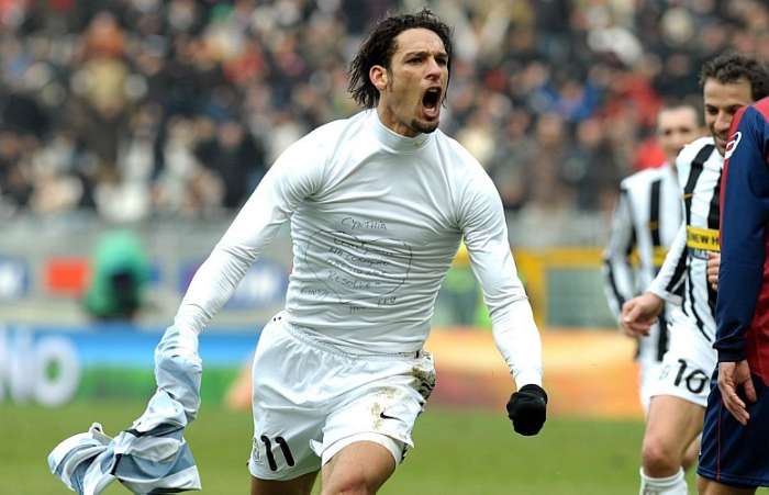 Atacante brasileiro Amauri marca e Juventus supera o Genoa por 3 a 2 pela 24.ª rodada do Italiano