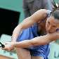Jelena Jankovic se contorce toda para vencer na primeira rodada