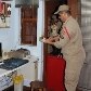 Onça invade casa no interior de Goiás Onça invade casa no interior de Goiás