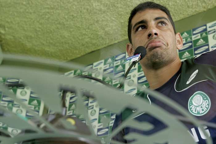 Diego Souza prega o fim das noitadas por vitórias no Campeonato Brasileiro