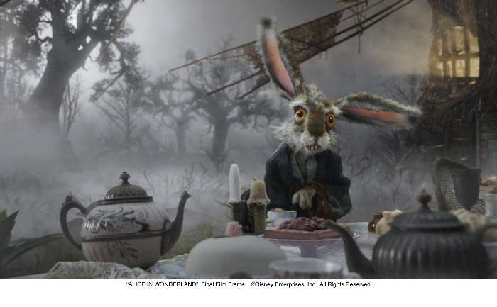 Imagens do filme Alice no País das Maravilhas, de Tim Burton