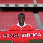 Meia Ramires exibe faixa durante apresentação no Benfica, em Portugal