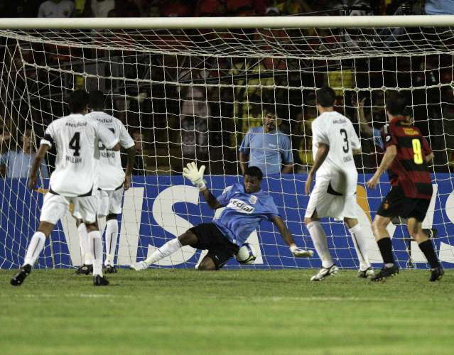 Um paraguaio, um portugu&ecirc;s e Andr&eacute;s Sanchez, na vida de Felipe ...