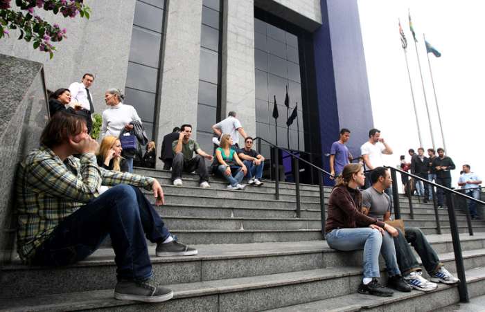 Pane em sistema da PF atrasa entrega de passaportes em todo o País; pessoas aguardam normalização