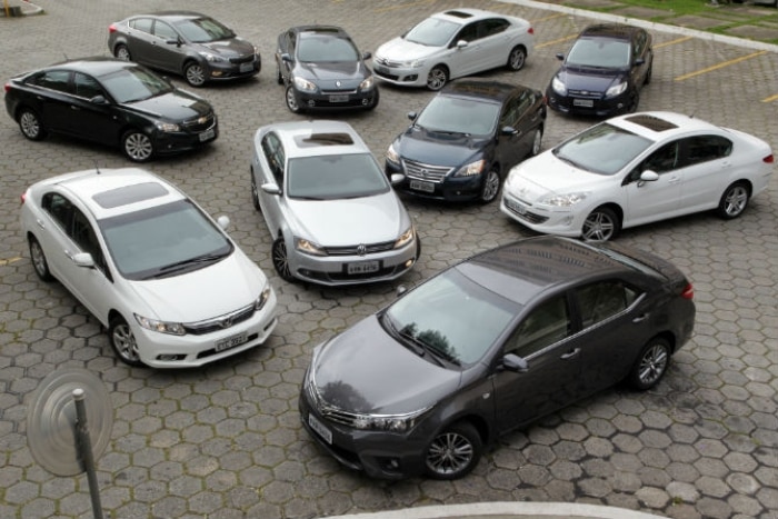 Com a chegada da 11ª geração do Toyota Corolla, o japonês encara nove concorrentes pelo título de melhor sedã médio