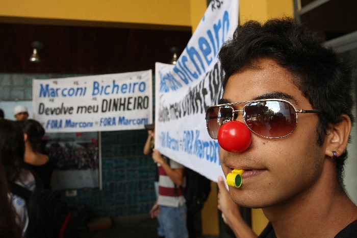 Estudantes protestam em Goiás