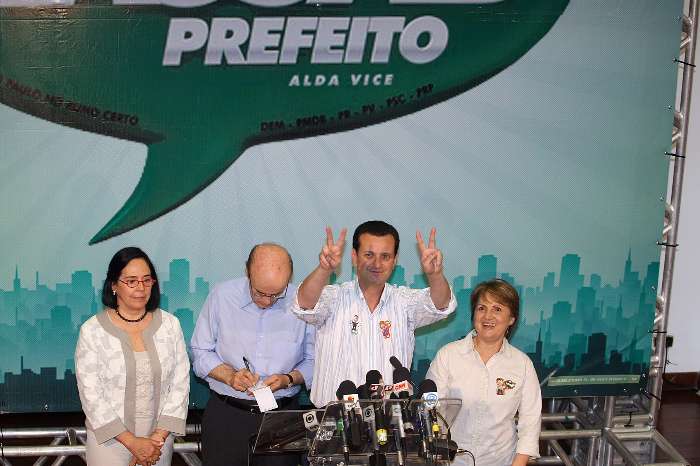 Ao lado do governador José Serra, Gilberto Kassab disse em entrevista que a aliança entre PSDB e DEM