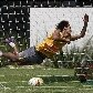 Neymar brinca no gol e titulares retornam no treino do Santos