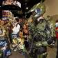 Modelo se apresenta como personagem do game Halo Modelo se apresenta como personagem do game Halo