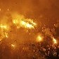 Torcedores do Peñarol queimam sinalizadores antes da final da Libertadores 2011, contra o Santos