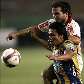 Maya (San Luis) e Revoredo (Universitário) disputam bola em 0 a 0