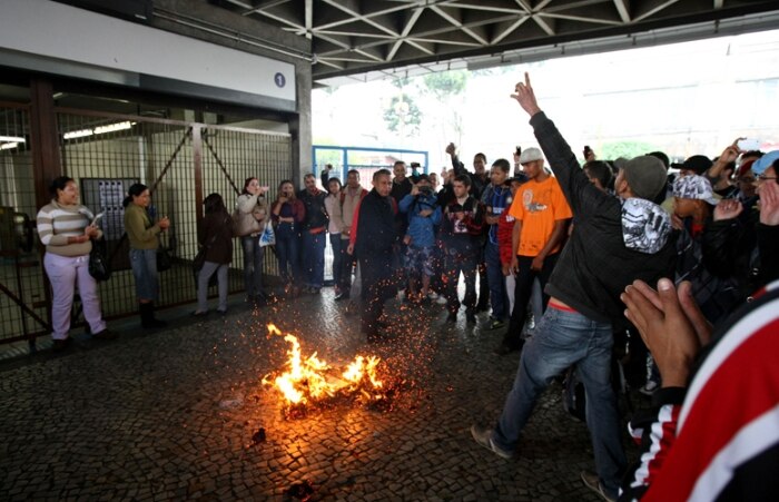 Imagens mostram caos causado por greve dos metroviários de SP