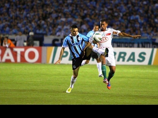 Palmeiras bate Grêmio no Olímpico e está perto da final