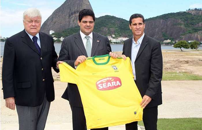 CBF apresenta a Seara como mais uma patrocinadora da seleção brasileira; contrato até 2014
