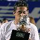 Nicolas Almagro beija o troféu de campeão do Aberto do México