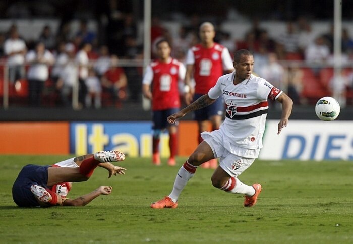 São Paulo se recupera no Brasileirão e vence o Bahia por 1 a 0 no Morumbi