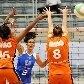 Sheilla, do Unilever (azul), ataca na vitória por 3 sets a 0 sobre o BMG/São Bernardo