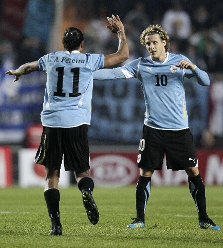 Uruguai derrota México por 1 a 0 e pega Argentina nas quartas de final da Copa América