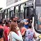 Greve de motoristas e cobradores deixa milhares sem transporte no Rio Greve de motoristas e cobradores deixa milhares sem transporte no Rio