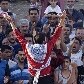 Sírios protestam contra o regime de seu país em campo de refugiados na Turquia