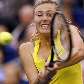 Maria Sharapova devolve bola durante confronto contra a norte-americana Shenay Perry Maria Sharapova devolve bola durante confronto contra a norte-americana Shenay Perry