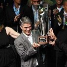 Festa de encerramento do Campeonato Carioca de 2012 Esportes - A taça do campeonato foi entregue ao atual presidente do clube, Peter Siemsen. Eleito no fim de 2010, o cartola teve o apoio de Celso Barros, da Unimed, principal patrocinador da equipe carioca - Foto: Flu/Divulgação
