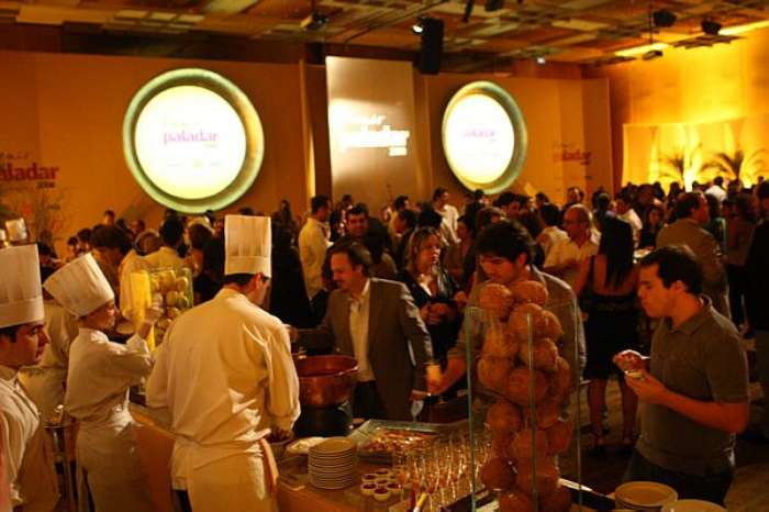 Prêmio Paladar reúne chefs e críticos para premiar a gastronomia paulistana