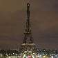 Franceses apagam as luzes da Torre Eiffel durante a 