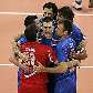 Jogadores da Sérvia comemoram ponto na final da Liga Mundial de vôlei