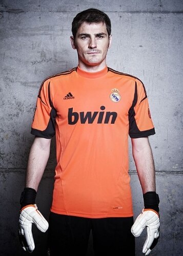 O Real Madrid já tem novo uniforme para a temporada 2012/2013