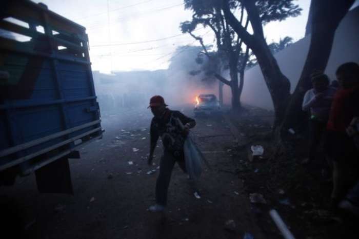 Polícia de Tegucigalpa foi acionada para dispersar concentração de apoiadores do presidente deposto