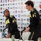 Robinho e Elano se divertem na coletiva da seleção brasileira em Johannesburgo