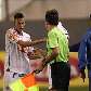 Neymar discute com o técnico Dorival Jr durante a vitória do Santos por 4 a 2 sobre o Atlético-GO