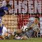 Chance de gol do Paraguaio Valdez parou nas mãos do goleiro Kawashima, do Japão Chance de gol do Paraguaio Valdez parou nas mãos do goleiro Kawashima, do Japão