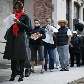 Eleitores esperam em fila sua vez de votar no bairro Harlem, em Nova York
