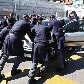 Nove bandidos fogem após tentativa de assalto a caixa eletrônico em supermercado de SP; 6 morrem Nove bandidos fogem após tentativa de assalto a caixa eletrônico em supermercado de SP; 6 morrem