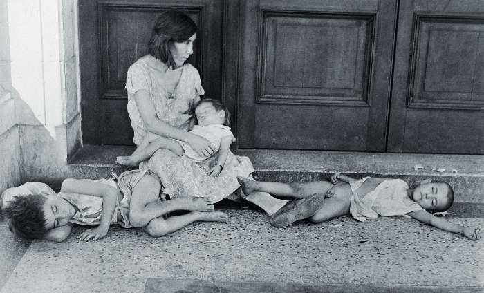 Foto de uma família cubana sem-teto em Nova York, em 1933, de Walker Evans