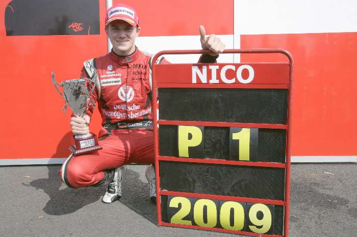 Nico Hulkenberg comemora o título de campeão da GP2 de 2009