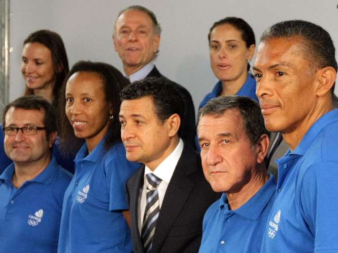 Ex-atletas e personalidades posam na criação do Conselho de Esportes da Olimpíada 2016, no Rio Ex-atletas e personalidades posam na criação do Conselho de Esportes da Olimpíada 2016, no Rio
