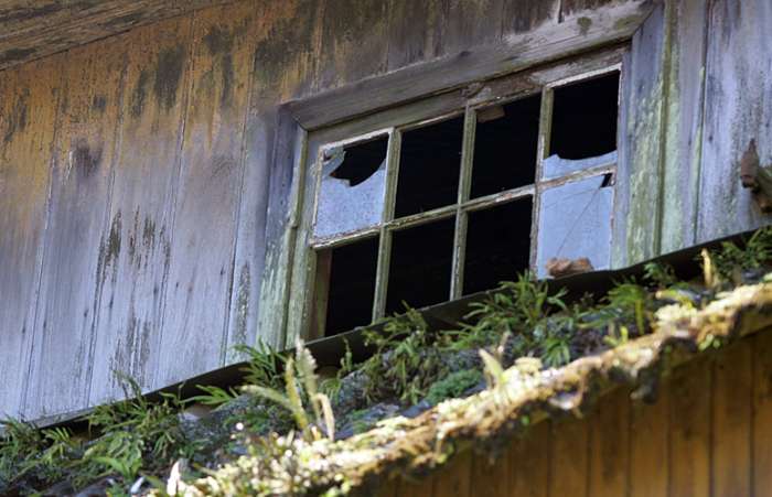 Antiga Sociedade Recreativa do Clube Lyra da Serra abandonada na Vila, em Santo André