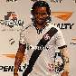 Carlos Alberto desfila com a nova camisa do Vasco para o restante da temporada 2010