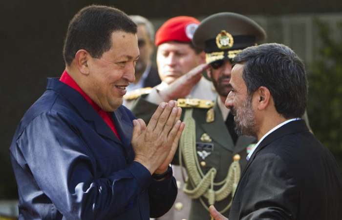Chávez visita Irã para fortalecer relação bilateral e 